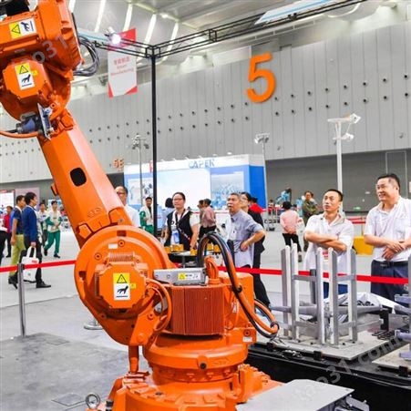工业机器人的特点  工厂工业机器人技术  自动工业机器人生产厂家