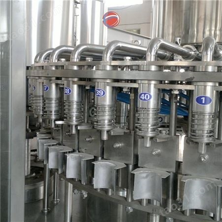 南承厂家供应-碳酸饮料三合一灌装机 啤酒白酒灌装机