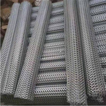 护栏菱形网 又名勾花网 采用低碳钢丝材质钩编 网身轻承载力强