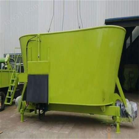 畜牧养殖设备   新式撒料车   柴油动力撒料车