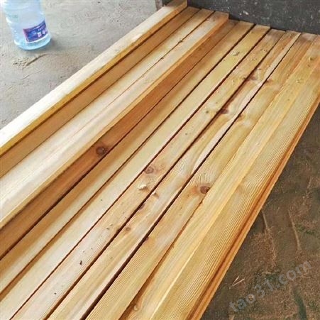 呈果木业建筑工程木方批发工程木方规格耐磨工程木方