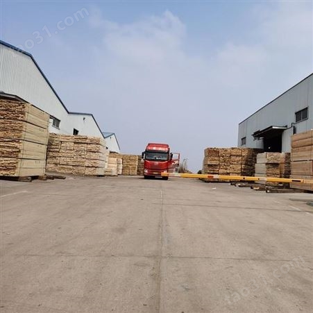 建筑方木 厂家直供3x4白松建筑工地木方可循环利用