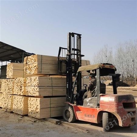 辐射松木方厂家报价 优质建筑木方加工定制 枕木平价销售